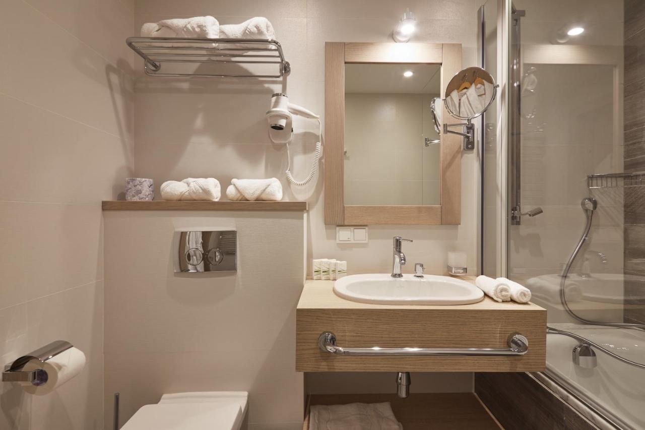 Amstelski Hotel Bukovel Luaran gambar