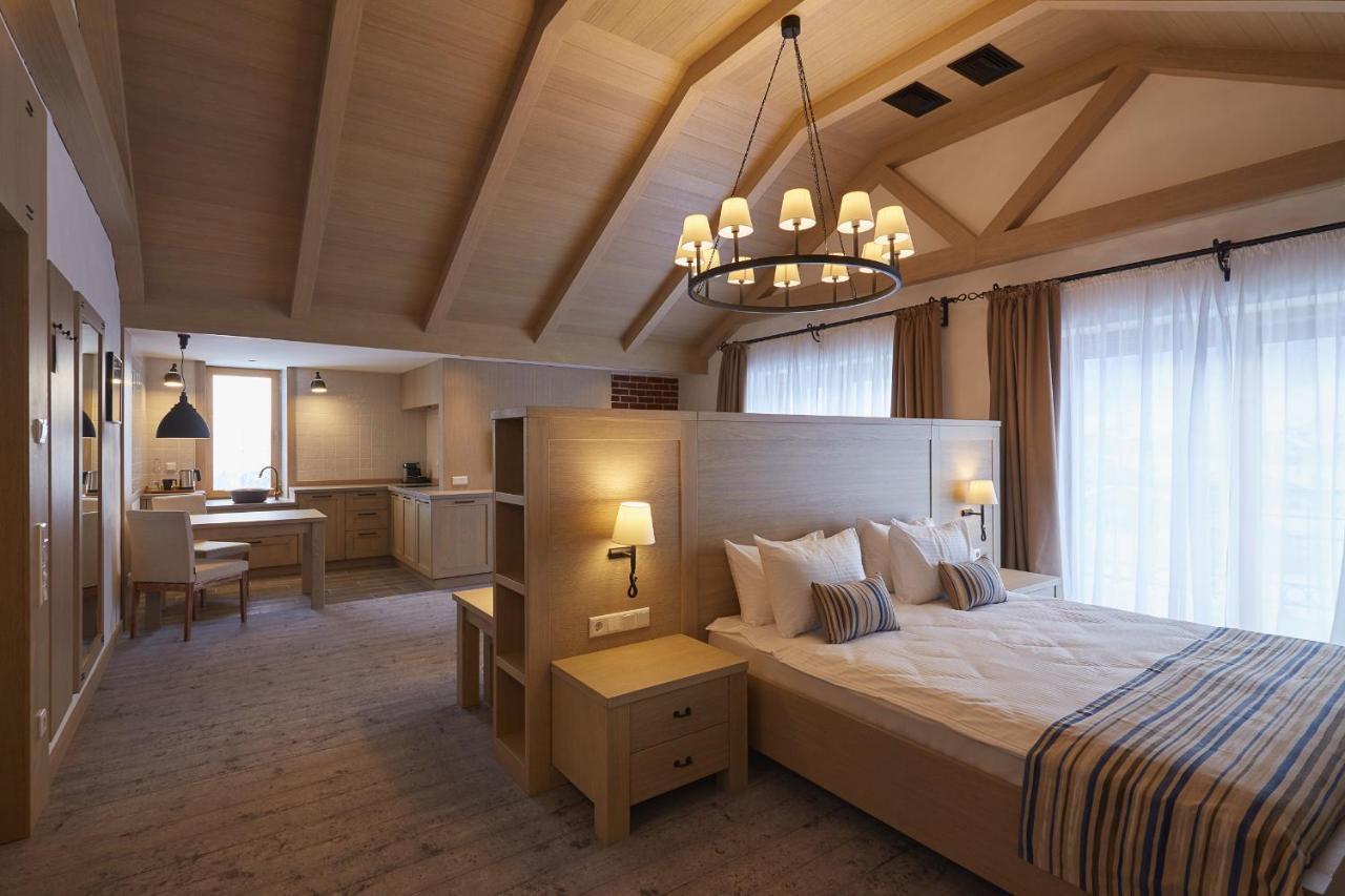 Amstelski Hotel Bukovel Luaran gambar
